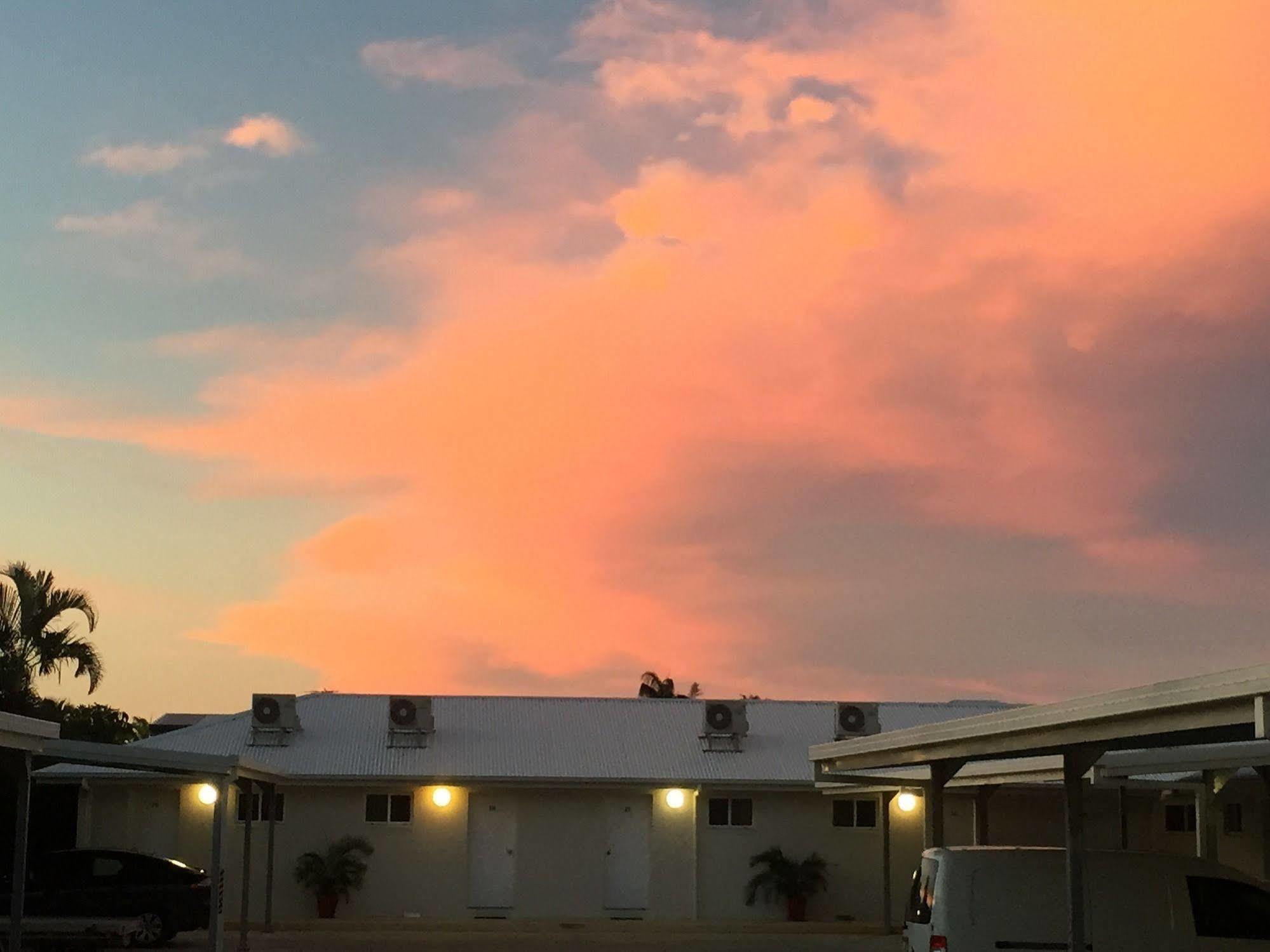 Beachside Boutique Motel Mackay Kültér fotó